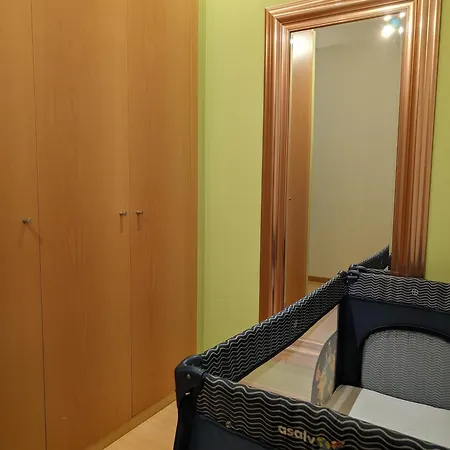 Airport Apartment *