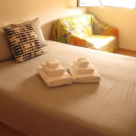 Airport Apartment *